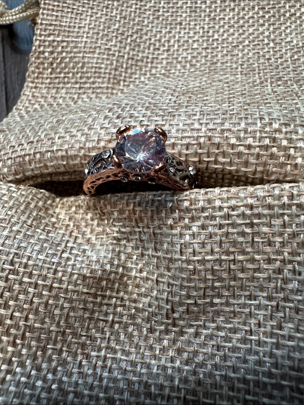 Rose Gold Filigree Ring with Clear Stone - Women Jewelry - Picture 2 of 5